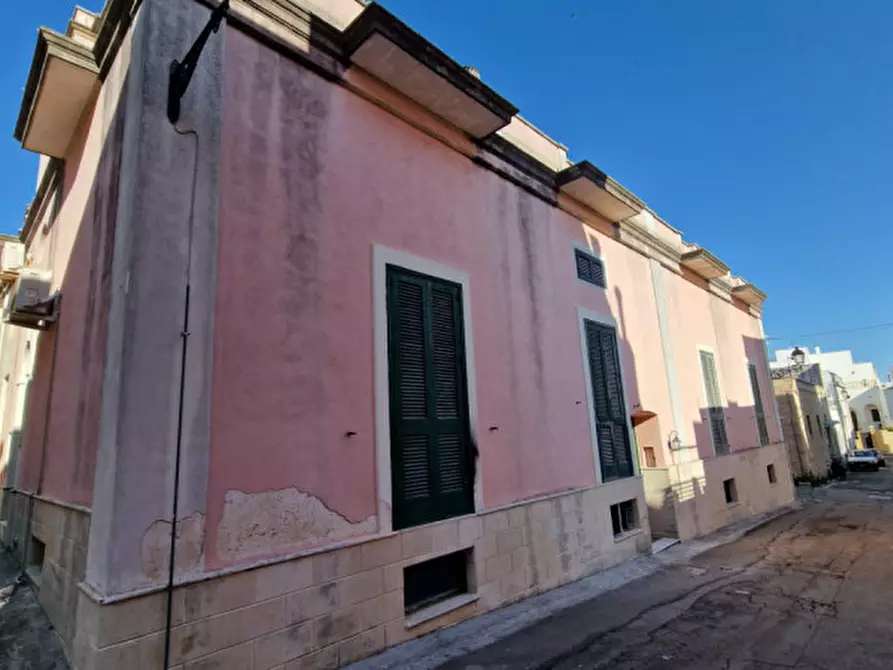 Immagine 3 di Villa in vendita  in Via Giardino Contursi 14 a Parabita