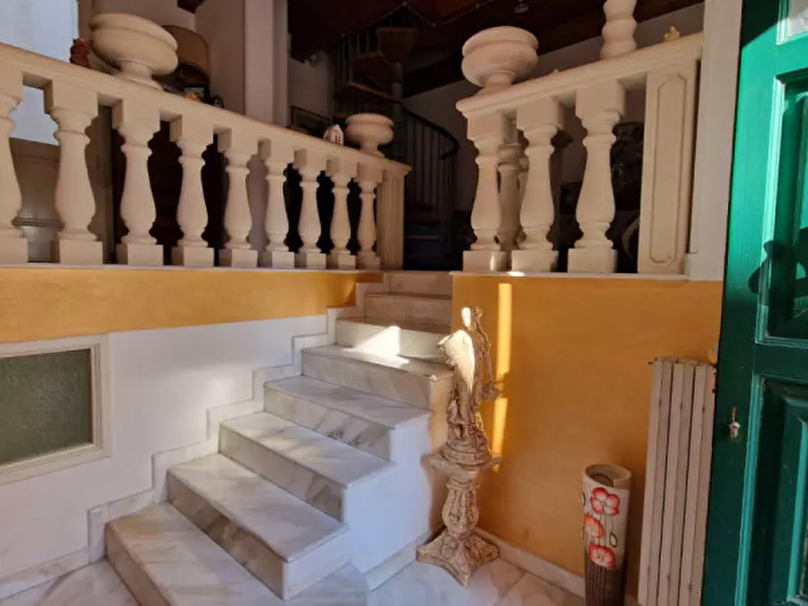 Immagine 19 di Villa in vendita  in Via Giardino Contursi 14 a Parabita