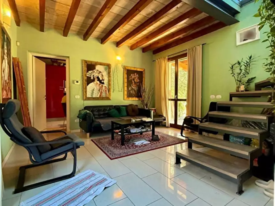 Immagine 1 di Villa in vendita  in Via Ugozzolo, 111 a Parma