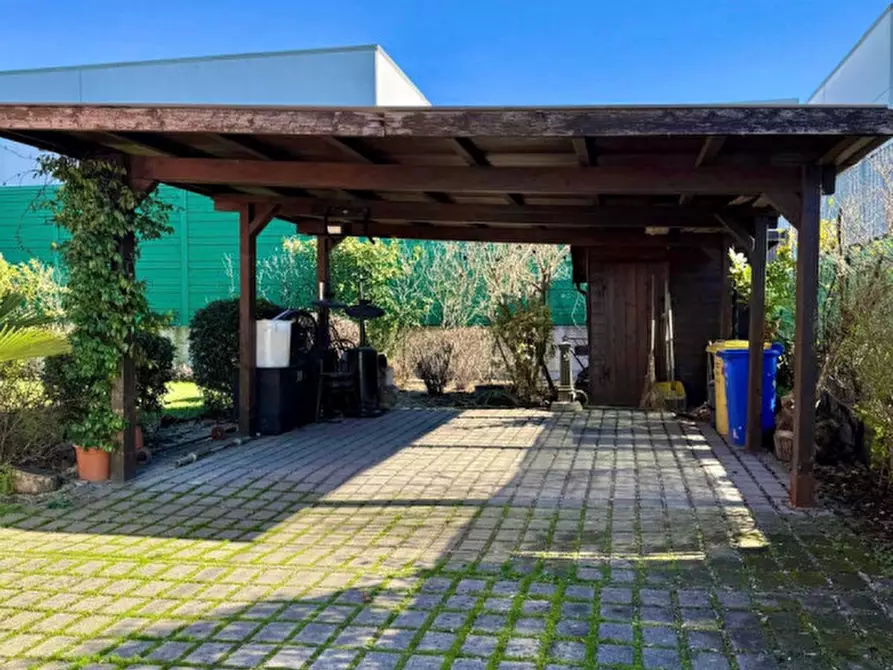 Immagine 11 di Villa in vendita  in Via Ugozzolo, 111 a Parma