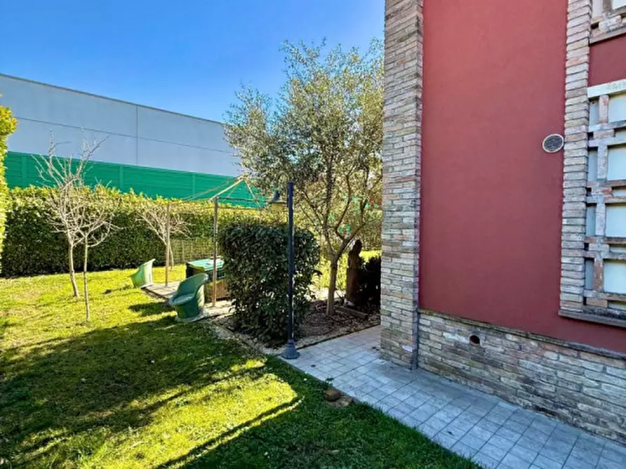 Immagine 18 di Villa in vendita  in Via Ugozzolo, 111 a Parma