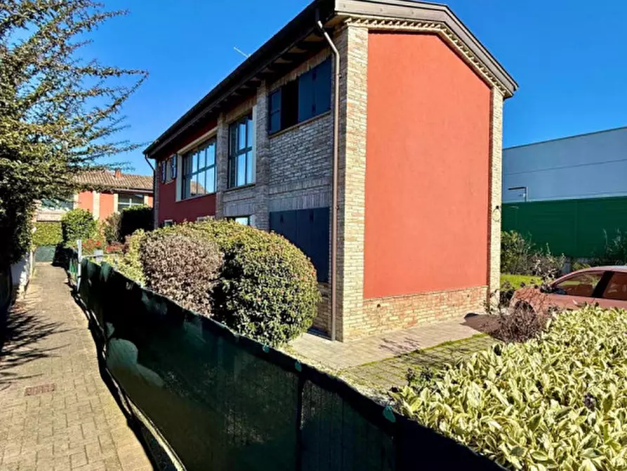 Immagine 21 di Villa in vendita  in Via Ugozzolo, 111 a Parma