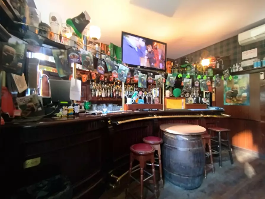 Immagine 2 di Negozio in vendita  in Via Luigi Cibrario 9 a Torino