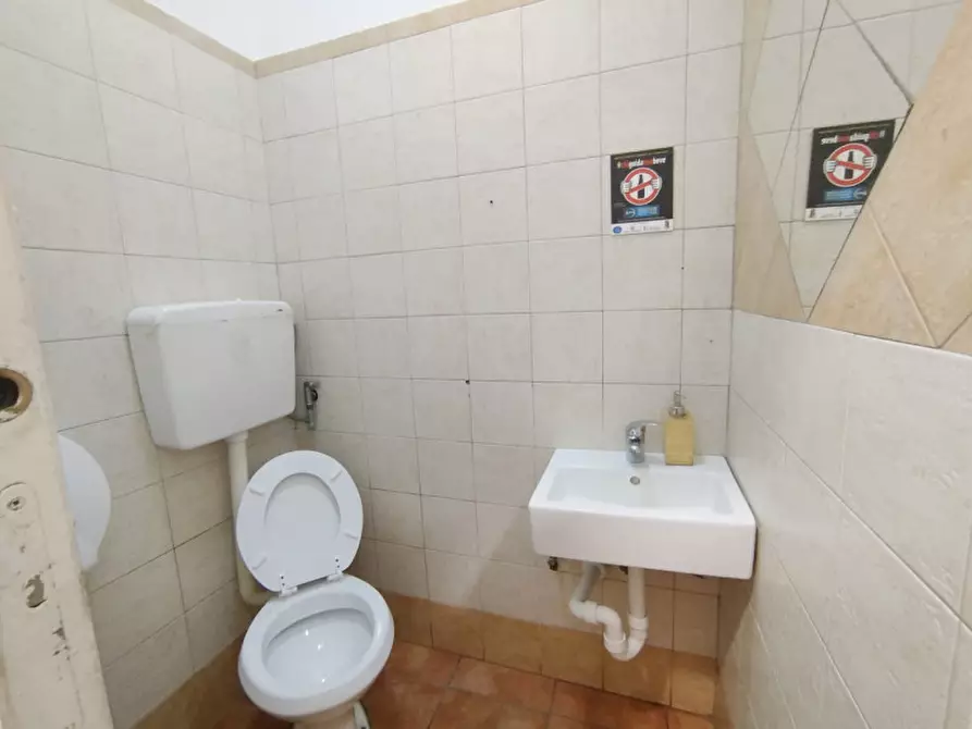 Immagine 6 di Negozio in vendita  in Via Luigi Cibrario 9 a Torino