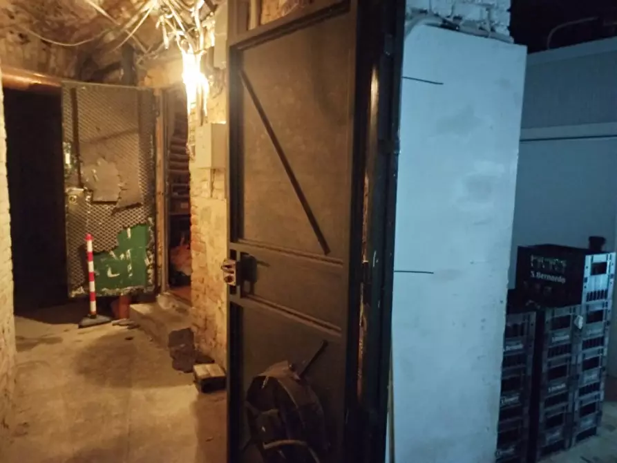 Immagine 13 di Negozio in vendita  in Via Luigi Cibrario 9 a Torino