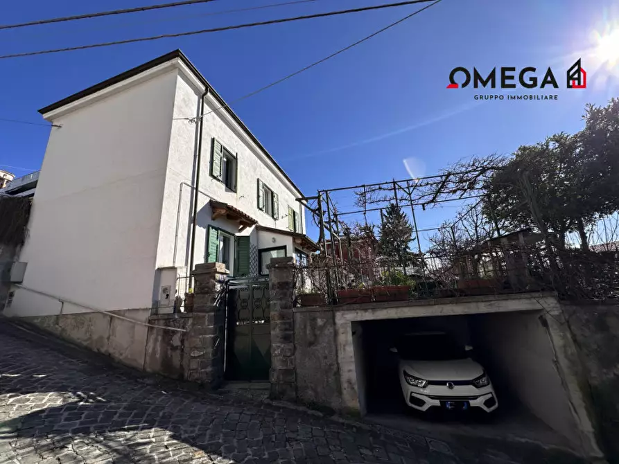 Immagine 1 di Villa in vendita  in Via dell'Eremo 110 a Trieste