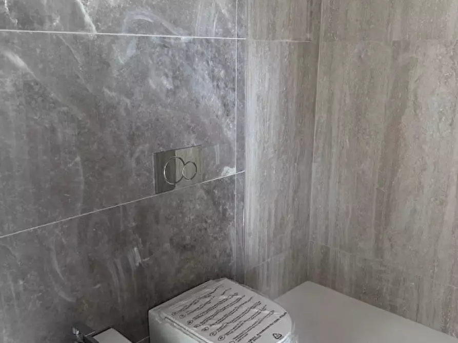 Immagine 4 di Appartamento in vendita  in VIA GASPERI a Firenze