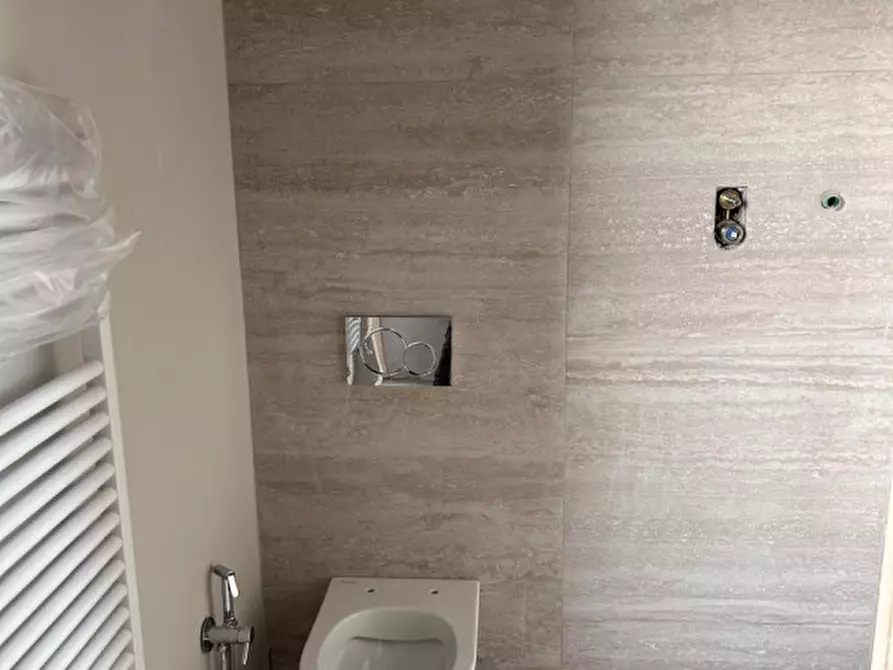 Immagine 8 di Appartamento in vendita  in VIA GASPERI a Firenze