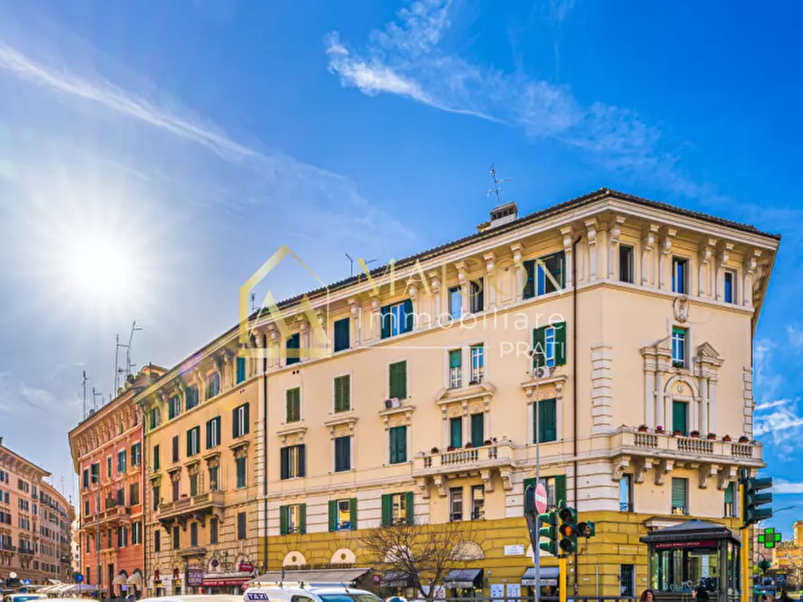 Immagine 2 di Appartamento in vendita  in Via delle Fornaci a Roma