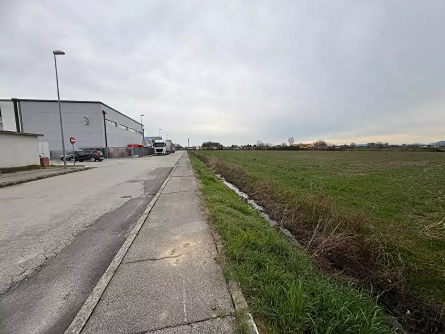 Immagine 5 di Terreno in vendita  in Via Adige a Veggiano