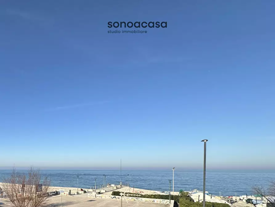 Immagine 1 di Appartamento in vendita  in Viale Giosuè Carducci, 181 a Mondolfo