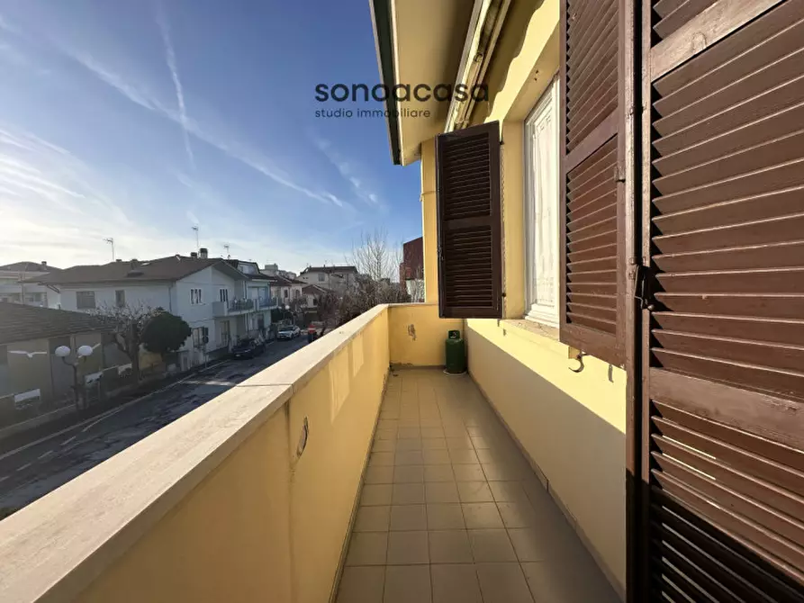 Immagine 15 di Appartamento in vendita  in Viale Giosuè Carducci, 181 a Mondolfo