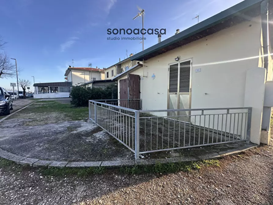 Immagine 17 di Appartamento in vendita  in Viale Giosuè Carducci, 181 a Mondolfo