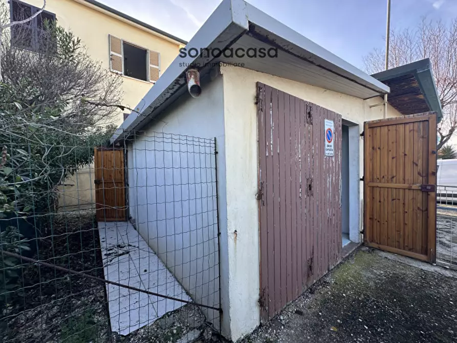 Immagine 19 di Appartamento in vendita  in Viale Giosuè Carducci, 181 a Mondolfo