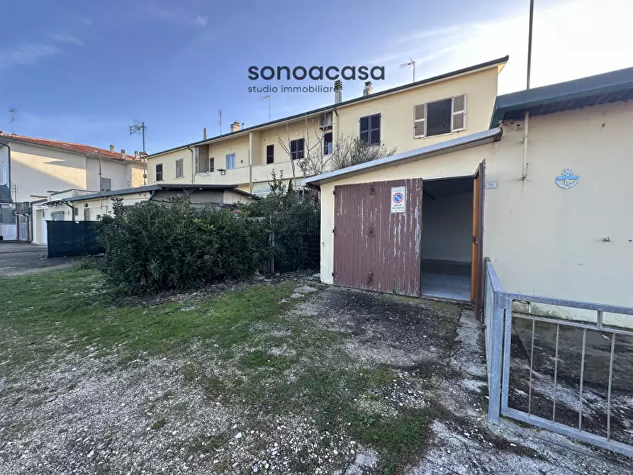 Immagine 20 di Appartamento in vendita  in Viale Giosuè Carducci, 181 a Mondolfo