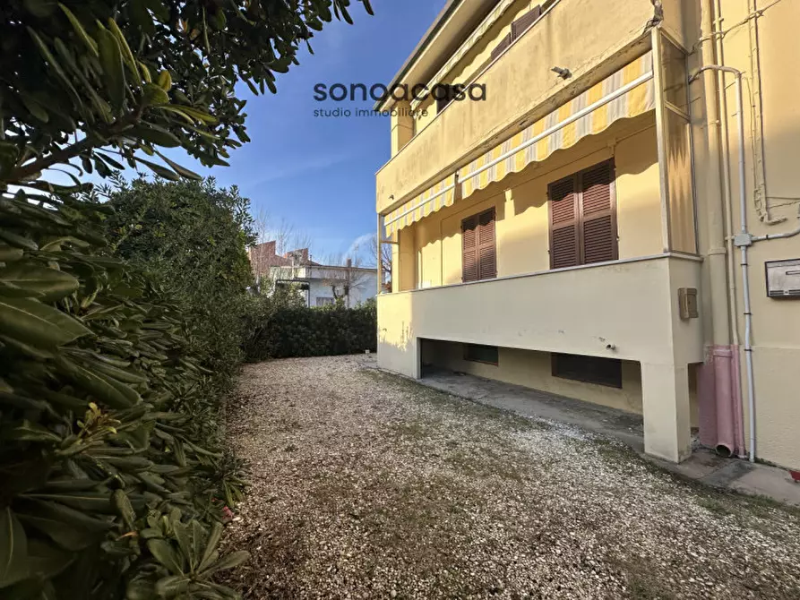 Immagine 26 di Appartamento in vendita  in Viale Giosuè Carducci, 181 a Mondolfo