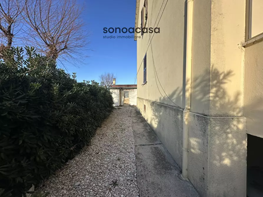 Immagine 28 di Appartamento in vendita  in Viale Giosuè Carducci, 181 a Mondolfo