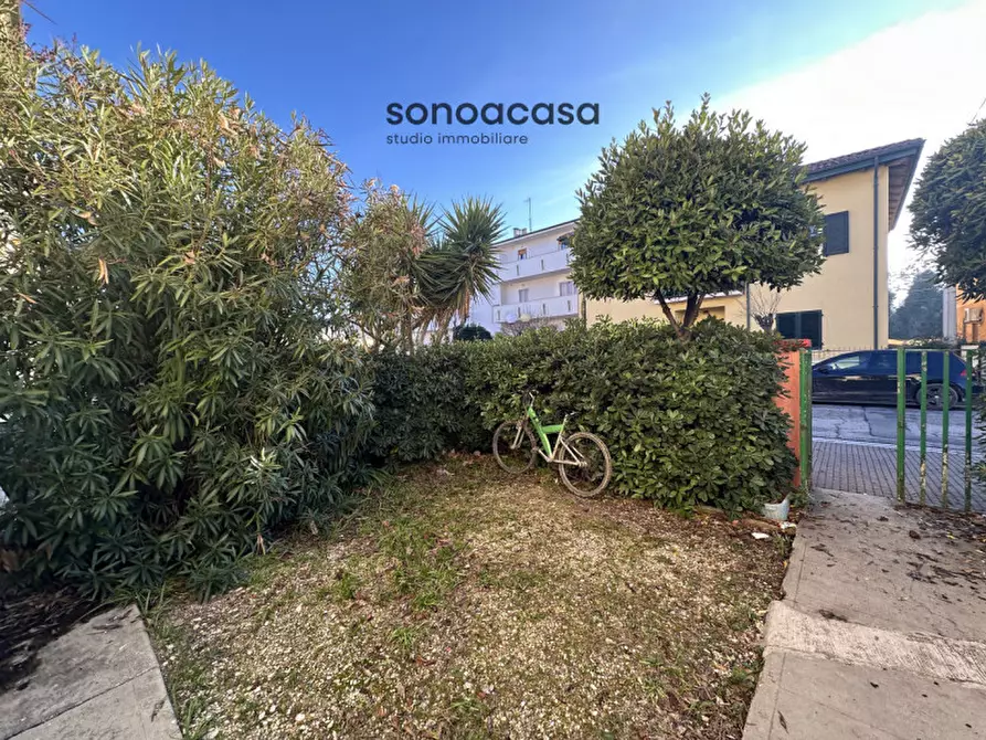 Immagine 29 di Appartamento in vendita  in Viale Giosuè Carducci, 181 a Mondolfo