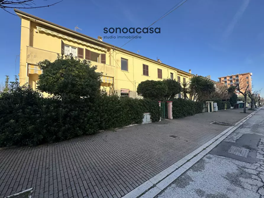 Immagine 32 di Appartamento in vendita  in Viale Giosuè Carducci, 181 a Mondolfo
