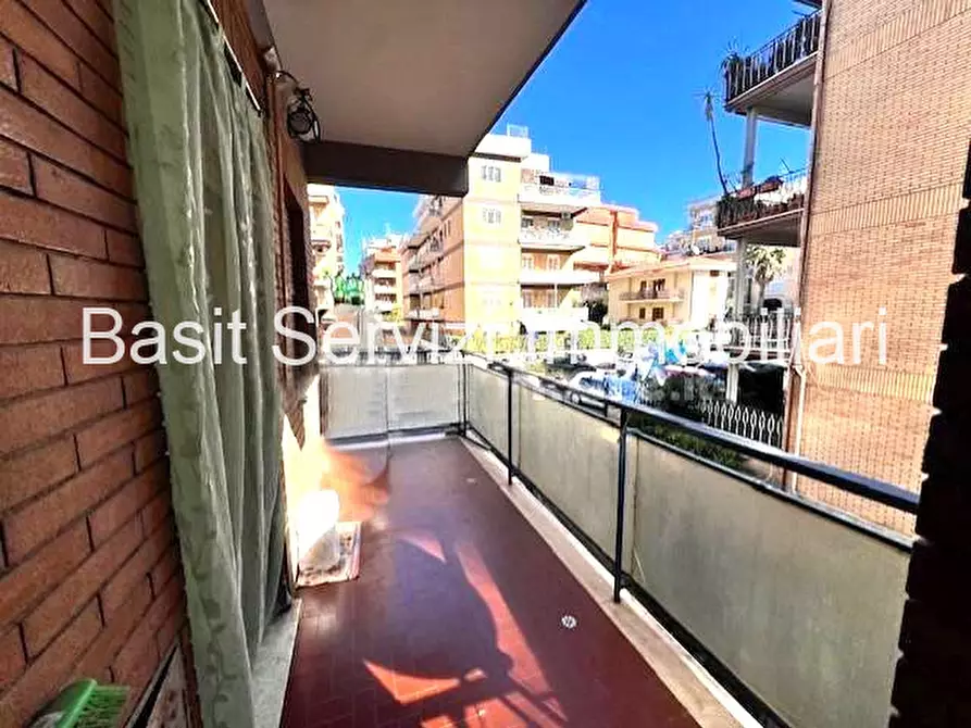 Immagine 13 di Appartamento in vendita  in Via Vincenzo Vela a Roma