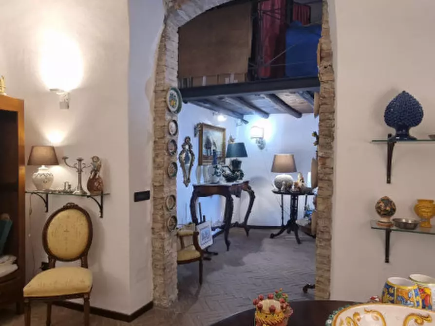 Immagine 11 di Negozio in vendita  in VIA LUNGOMARE GARIBALDI a Milazzo