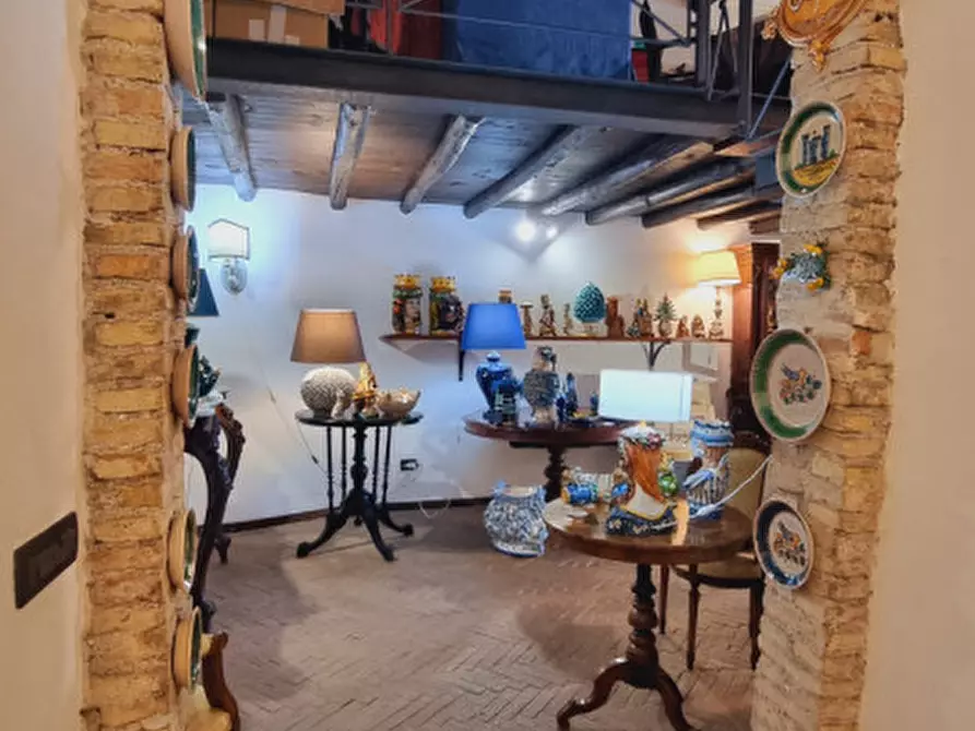 Immagine 12 di Negozio in vendita  in VIA LUNGOMARE GARIBALDI a Milazzo