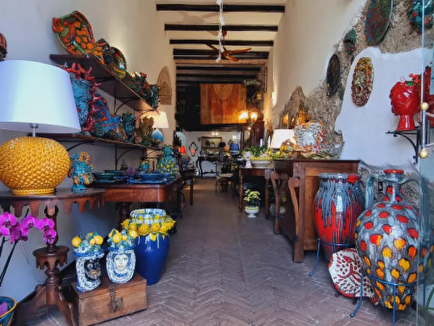 Immagine 15 di Negozio in vendita  in VIA LUNGOMARE GARIBALDI a Milazzo