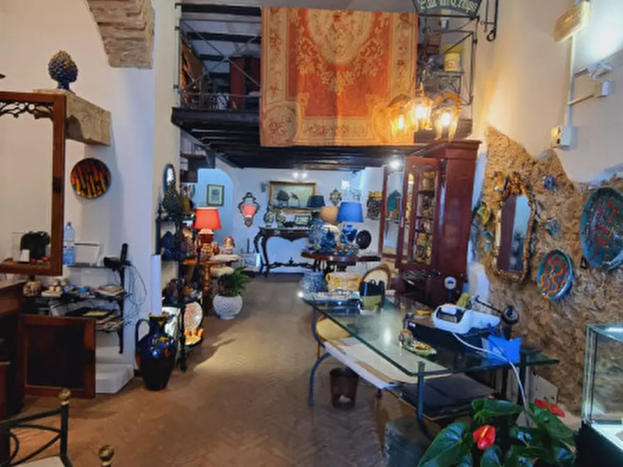 Immagine 19 di Negozio in vendita  in VIA LUNGOMARE GARIBALDI a Milazzo