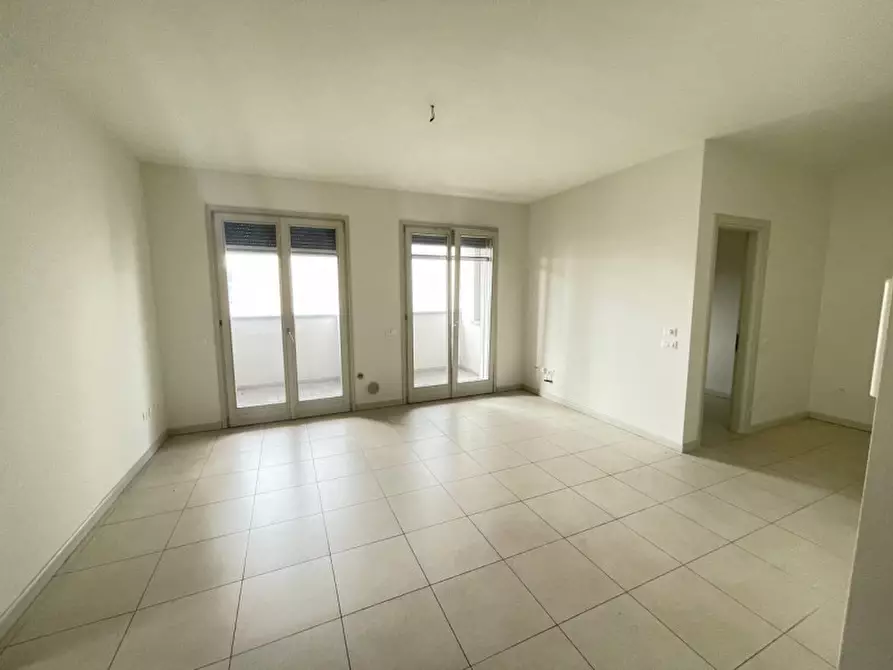 Immagine 2 di Appartamento in vendita  a Mantova