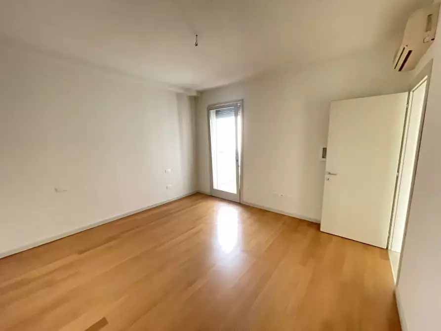 Immagine 16 di Appartamento in vendita  a Mantova