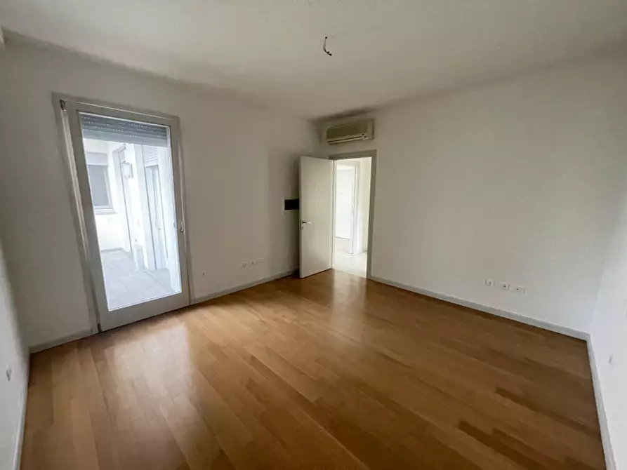 Immagine 17 di Appartamento in vendita  a Mantova