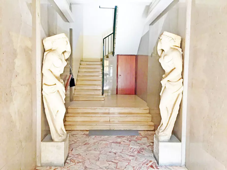 Immagine 11 di Appartamento in affitto  in stradella del garofolino a Vicenza