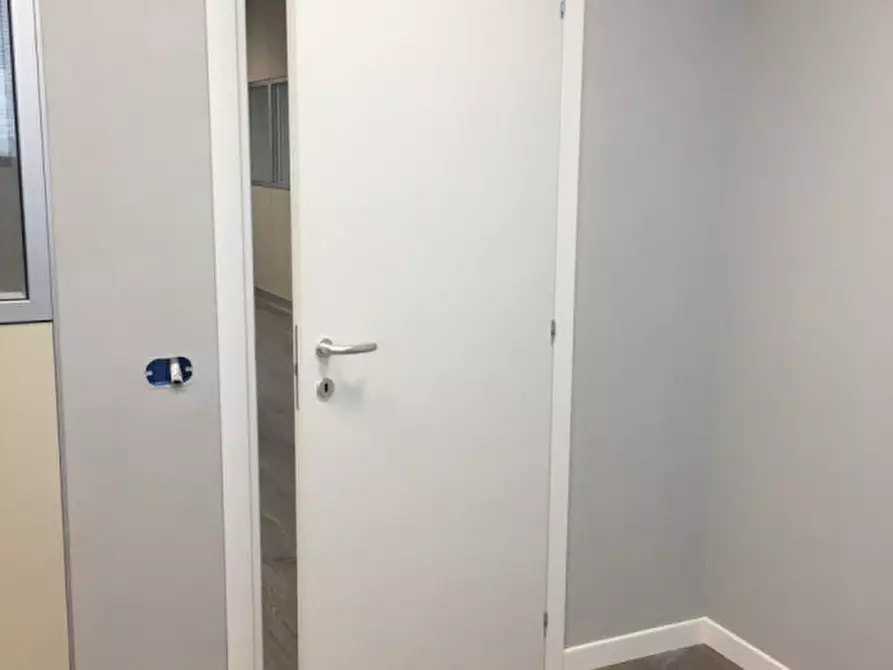 Immagine 5 di Ufficio in vendita  in Via Zamenhof, 22 a Vicenza