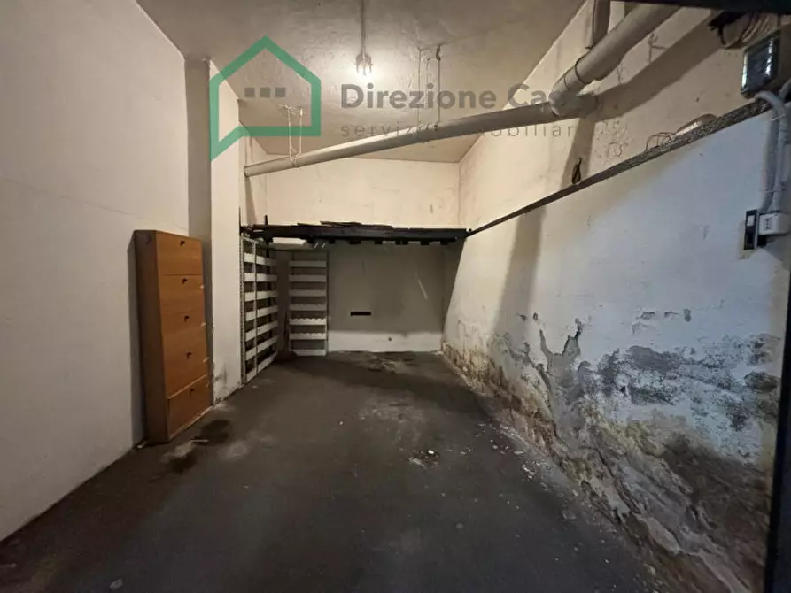 Immagine 8 di Garage in vendita  in via g.f. pinto, 43 a Napoli