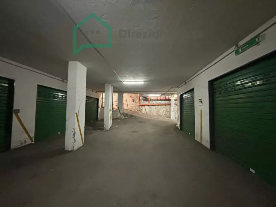 Immagine 11 di Garage in vendita  in via g.f. pinto, 43 a Napoli