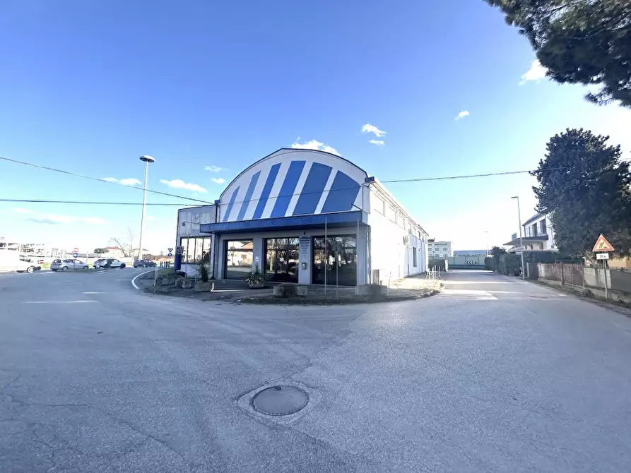 Immagine 1 di Capannone industriale in affitto  in via william d'altri 101 a Cesena