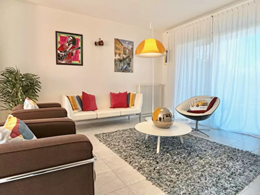 Immagine 1 di Villetta a schiera in vendita  a Jesolo