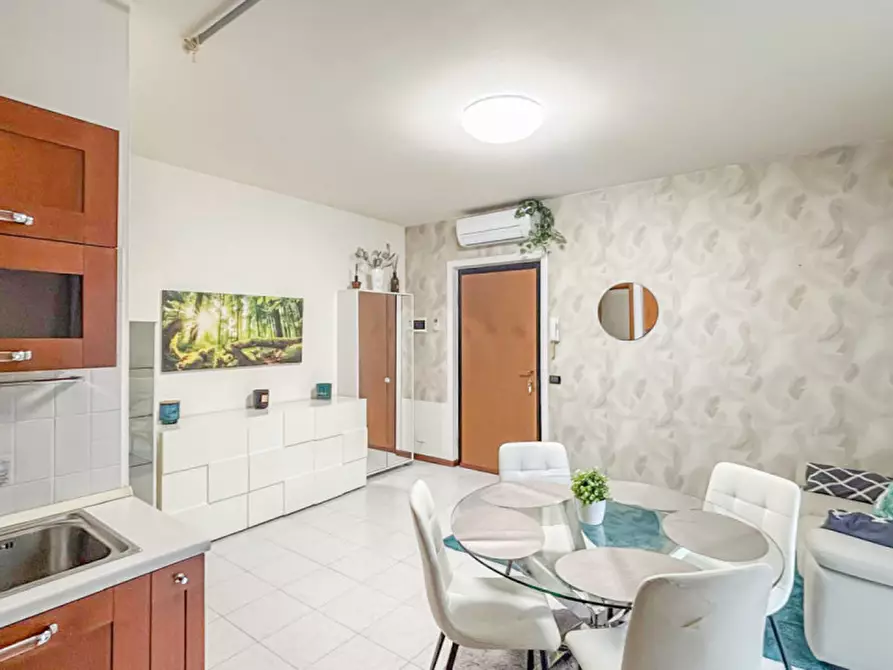 Immagine 1 di Appartamento in vendita  in via Carlo Alberto dalla Chiesa a Vigasio