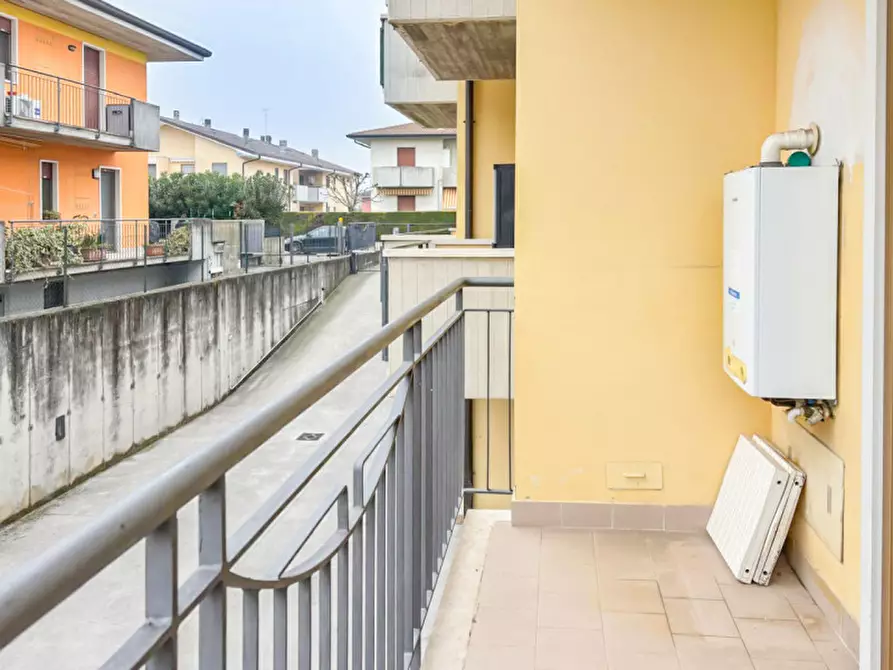 Immagine 17 di Appartamento in vendita  in via Carlo Alberto dalla Chiesa a Vigasio