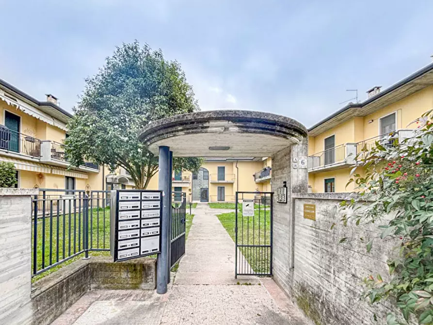 Immagine 25 di Appartamento in vendita  in via Carlo Alberto dalla Chiesa a Vigasio