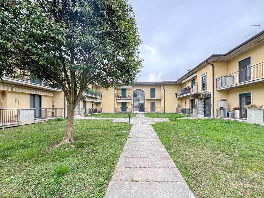 Immagine 28 di Appartamento in vendita  in via Carlo Alberto dalla Chiesa a Vigasio