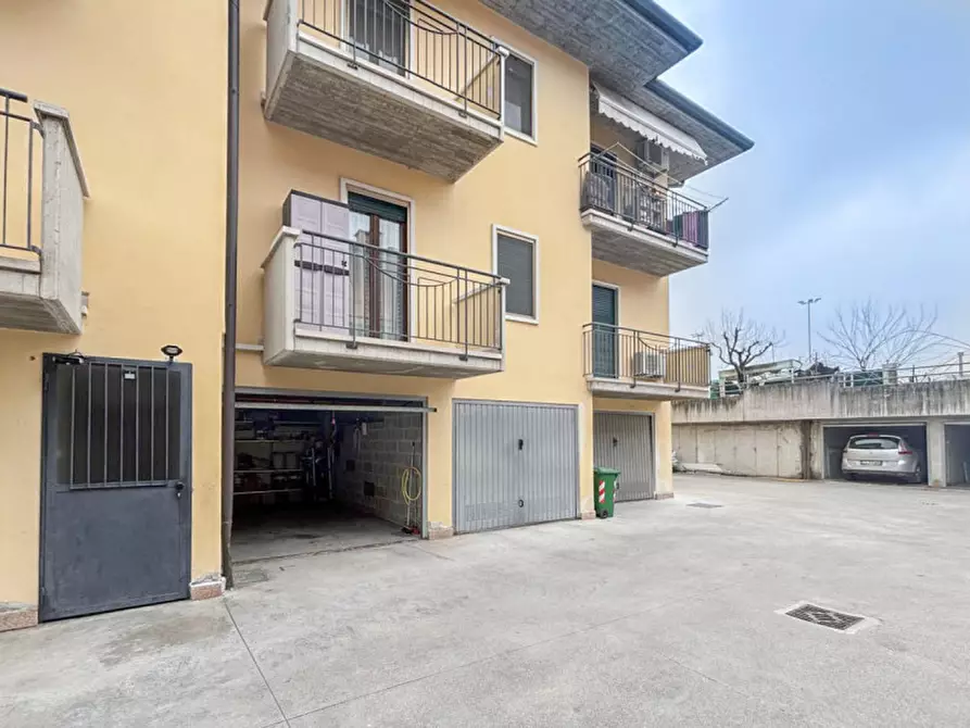 Immagine 31 di Appartamento in vendita  in via Carlo Alberto dalla Chiesa a Vigasio