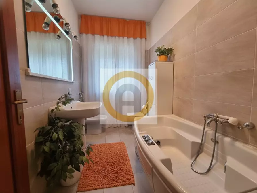 Immagine 10 di Appartamento in vendita  a Bassano Del Grappa