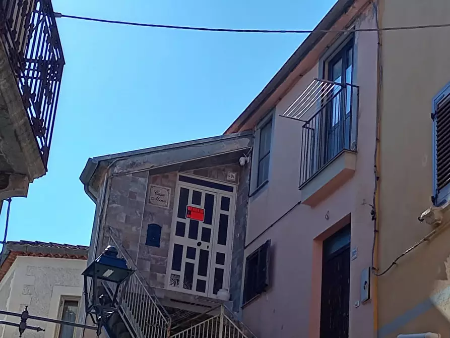 Immagine 1 di Appartamento in vendita  in Via Vittorio Emanuele Terzo a Tramutola