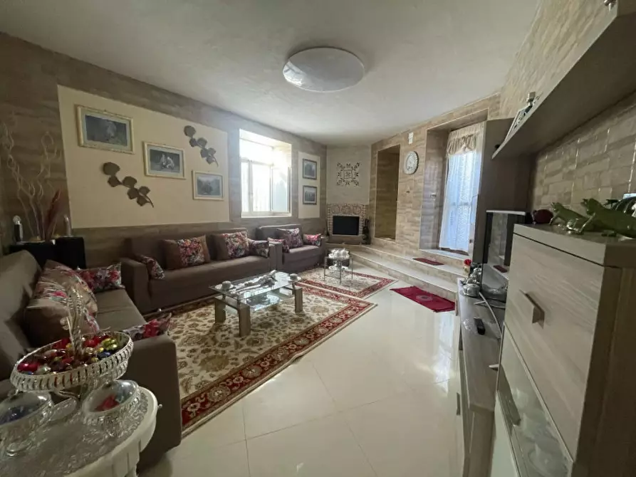 Immagine 2 di Appartamento in vendita  in Via Vittorio Emanuele Terzo a Tramutola