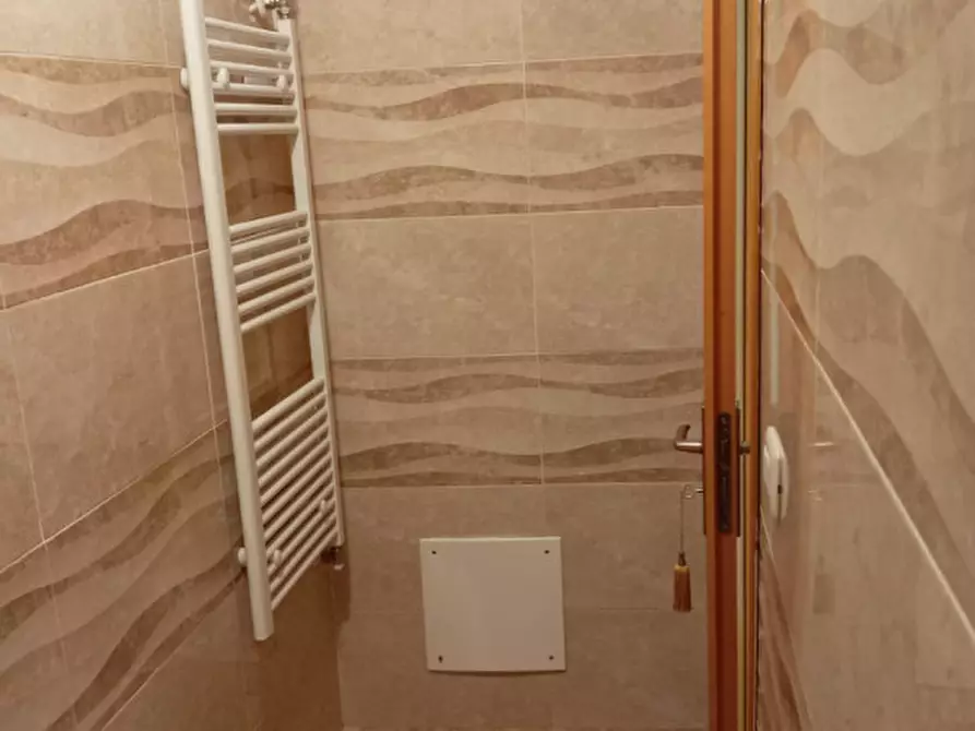 Immagine 11 di Appartamento in vendita  in Via Vittorio Emanuele Terzo a Tramutola