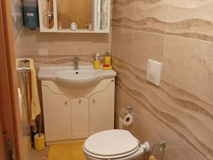 Immagine 12 di Appartamento in vendita  in Via Vittorio Emanuele Terzo a Tramutola