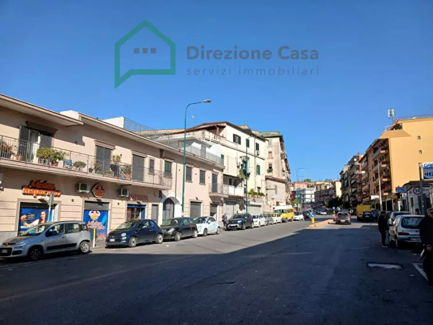 Immagine 1 di Negozio in affitto  in Calata Capodichino a Napoli