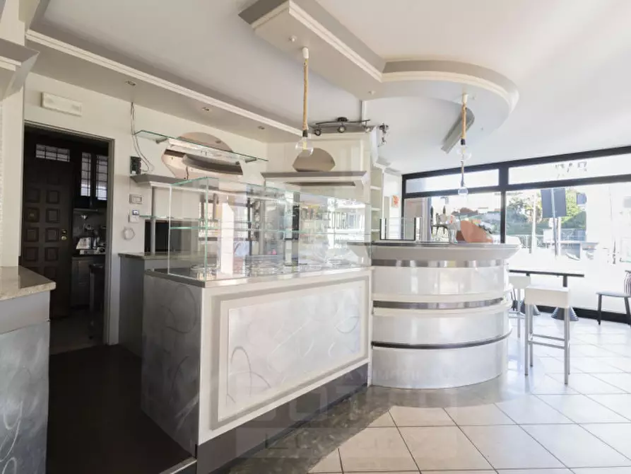 Immagine 2 di Attività commerciale in vendita  in Via Strada Nazionale Sempione Oltrefiume 3 a Baveno