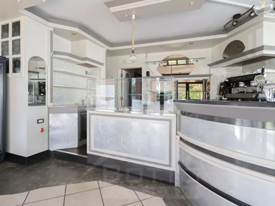 Immagine 6 di Attività commerciale in vendita  in Via Strada Nazionale Sempione Oltrefiume 3 a Baveno